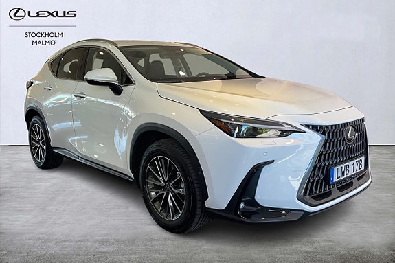 Lexus NX450h+ 18 of 25