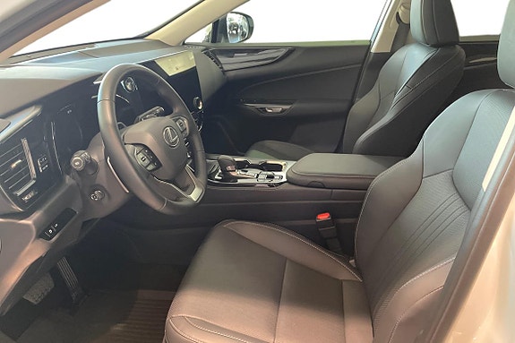 Lexus NX450h+ 12 of 25
