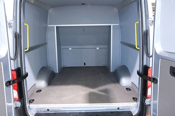 Volkswagen Crafter 24 of 27