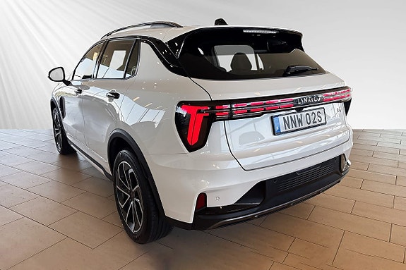 Lynk & Co 01 3 of 20