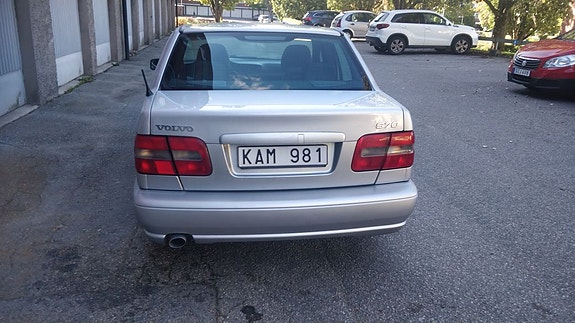 Volvo S70 2 of 7