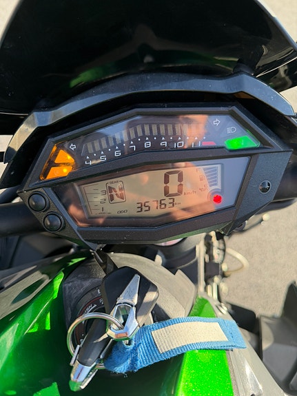 Kawasaki Z1000 4 of 5
