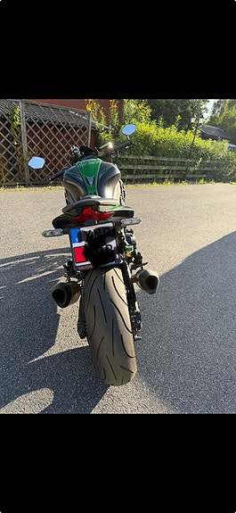 Kawasaki Z1000 3 of 5