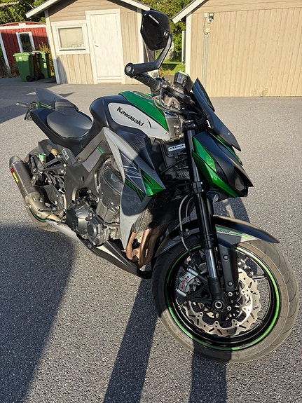 Kawasaki Z1000 2 of 5