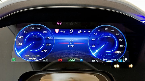 Mercedes-Benz EQS450 SUV 21 of 22