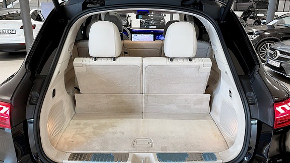 Mercedes-Benz EQS450 SUV 8 of 22