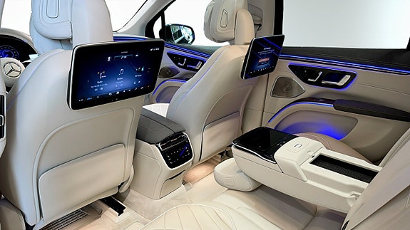 Mercedes-Benz EQS450 SUV 12 of 22