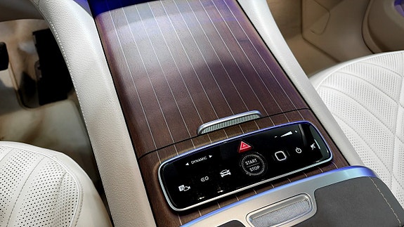 Mercedes-Benz EQS450 SUV 19 of 22