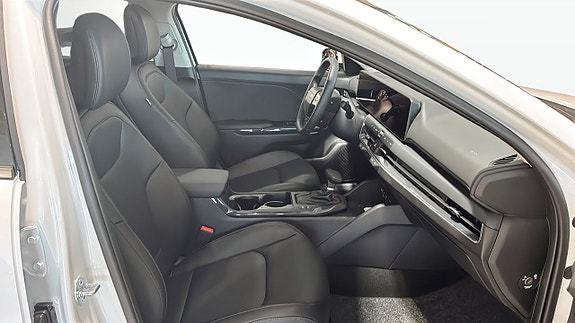 Kia K4 3 of 9