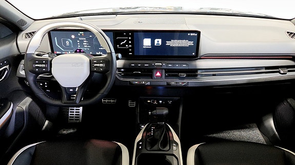 Kia K4 4 of 12