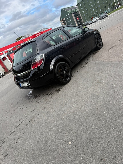 Opel Astra 2 of 4