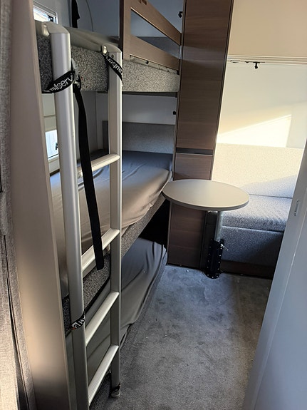 Adria Mobil alpina 763 UK 6 of 10