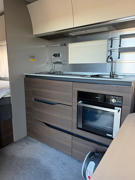 Adria Mobil alpina 763 UK 3 of 10