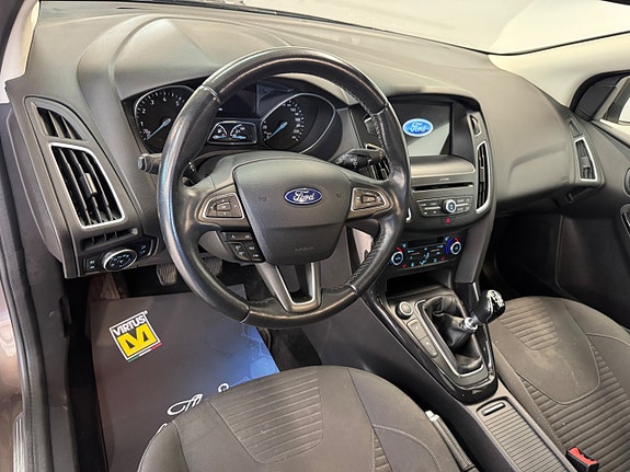 Ford Focus 9 of 13