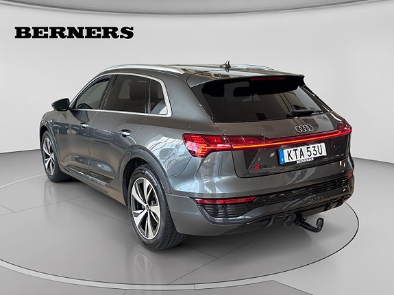 Audi Q8 3 of 11