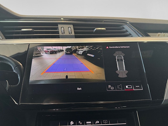 Audi Q8 8 of 11