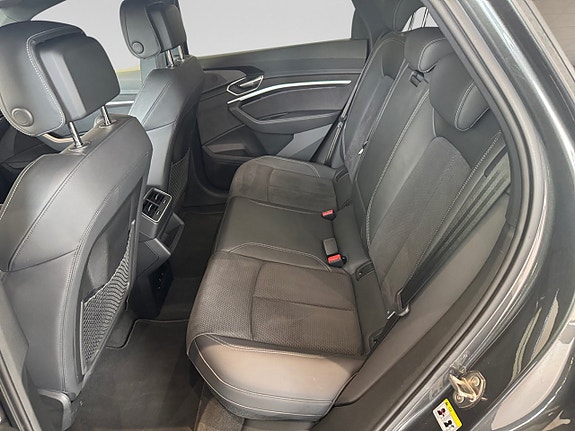 Audi Q8 10 of 11