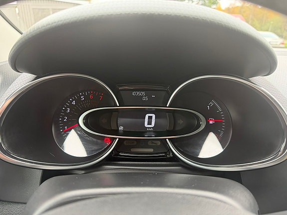 Renault Clio 10 of 18