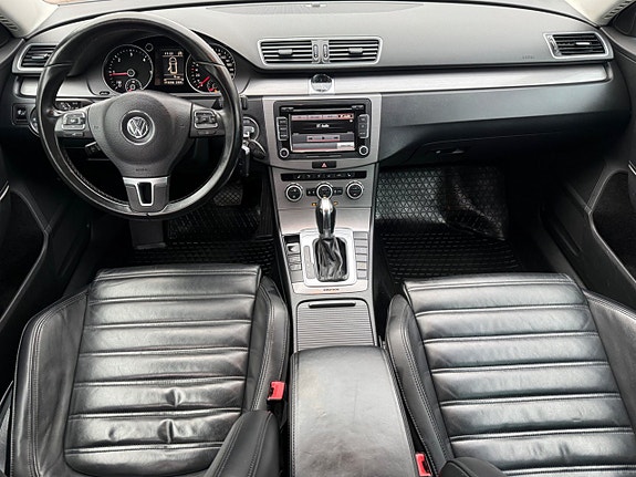 Volkswagen Passat 14 of 19