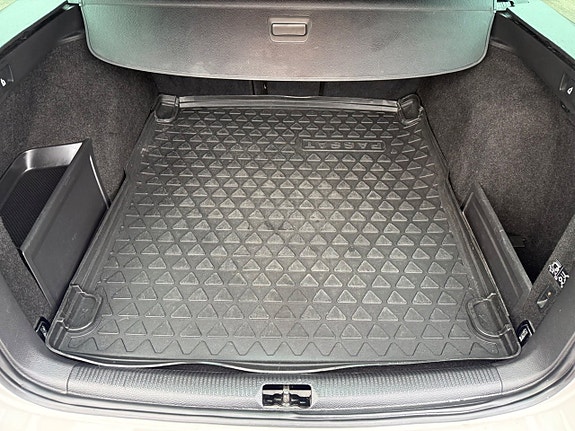 Volkswagen Passat 19 of 19