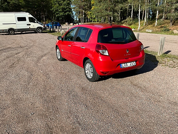 Renault Clio 2 of 5