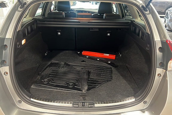 Toyota Auris 8 of 10