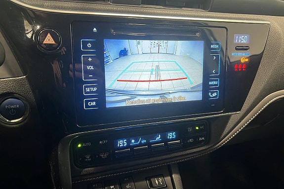 Toyota Auris 10 of 10