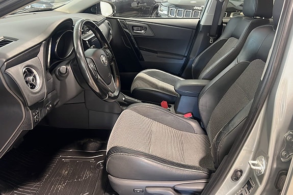 Toyota Auris 6 of 10