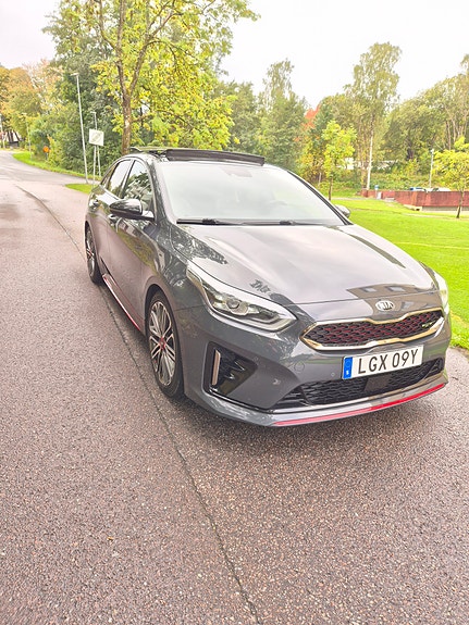 Kia ProCeed 2 of 6