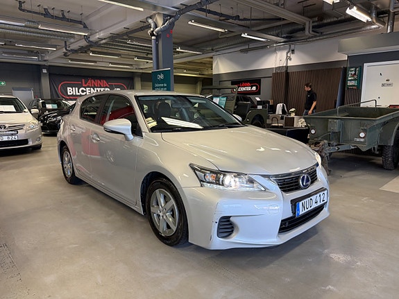 Lexus CT200h 4 of 27