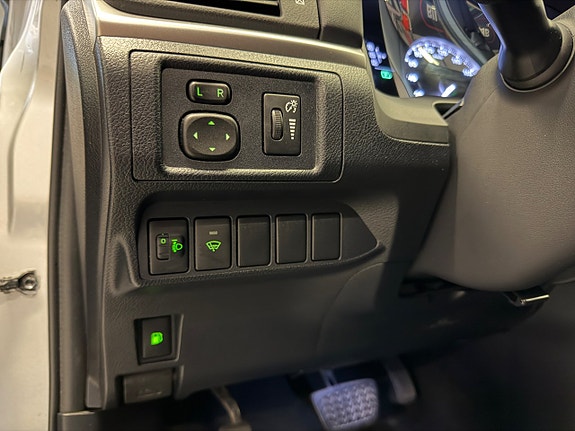 Lexus CT200h 11 of 27