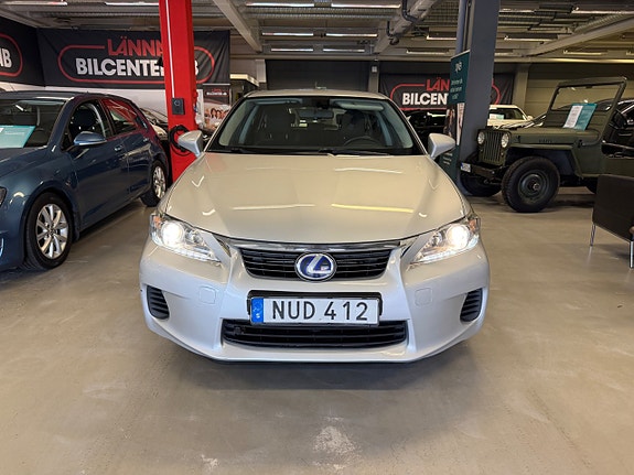 Lexus CT200h 3 of 27