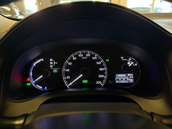 Lexus CT200h 13 of 27
