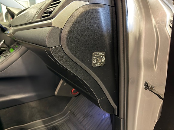 Lexus CT200h 18 of 27