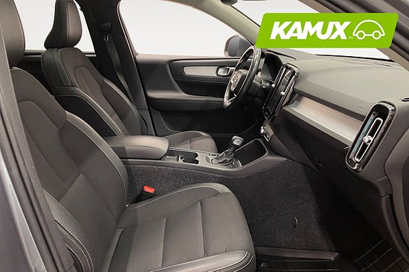 Volvo XC40 15 of 26