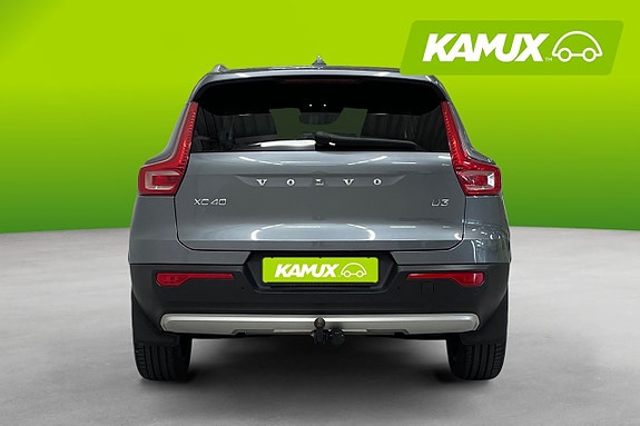 Volvo XC40 5 of 26