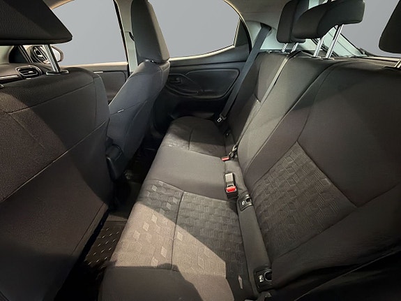 Toyota Yaris 9 of 22