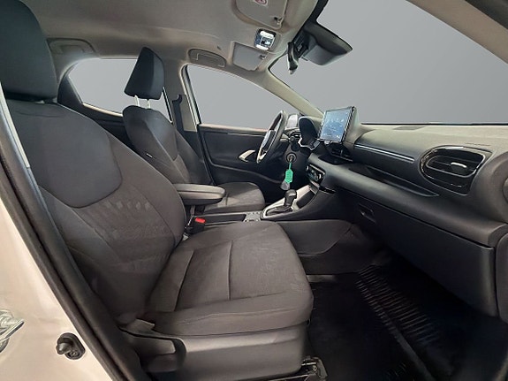 Toyota Yaris 8 of 22
