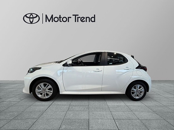 Toyota Yaris 4 of 22