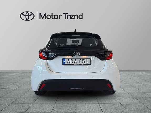 Toyota Yaris 5 of 22