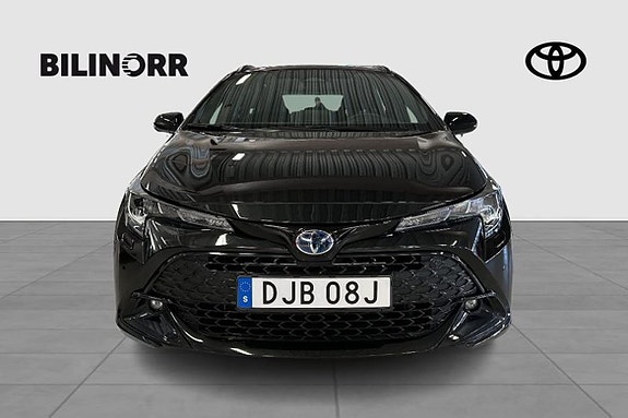 Toyota Corolla 6 of 12