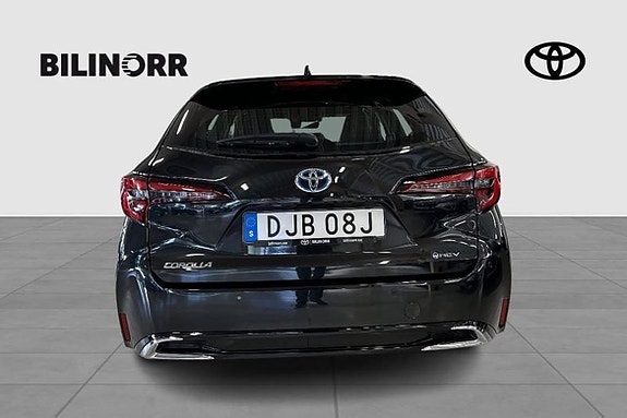 Toyota Corolla 5 of 12