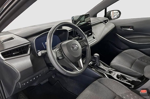 Toyota Corolla 8 of 12