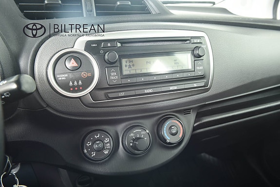 Toyota Yaris 9 of 11