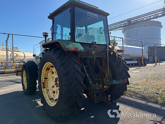 Traktor John Deere 3040 MFWD 7 of 27