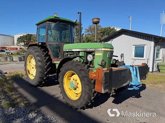 Traktor John Deere 3040 MFWD 2 of 27