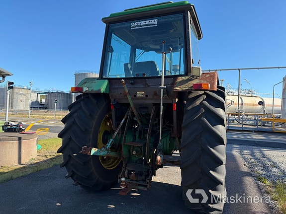 Traktor John Deere 3040 MFWD 6 of 27