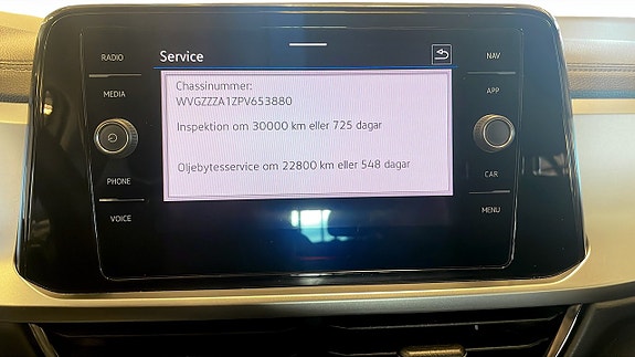 Volkswagen T-Roc 9 of 13