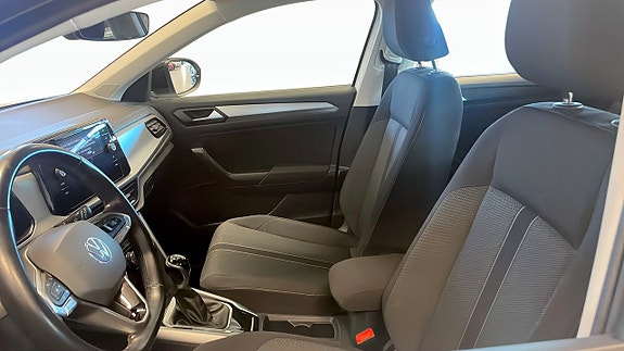 Volkswagen T-Roc 8 of 13