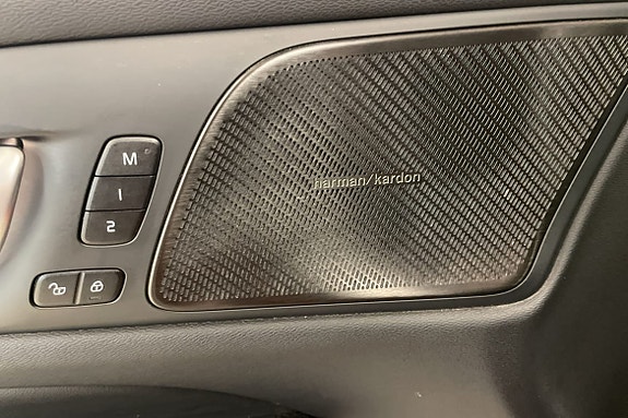 Volvo V60 16 of 18